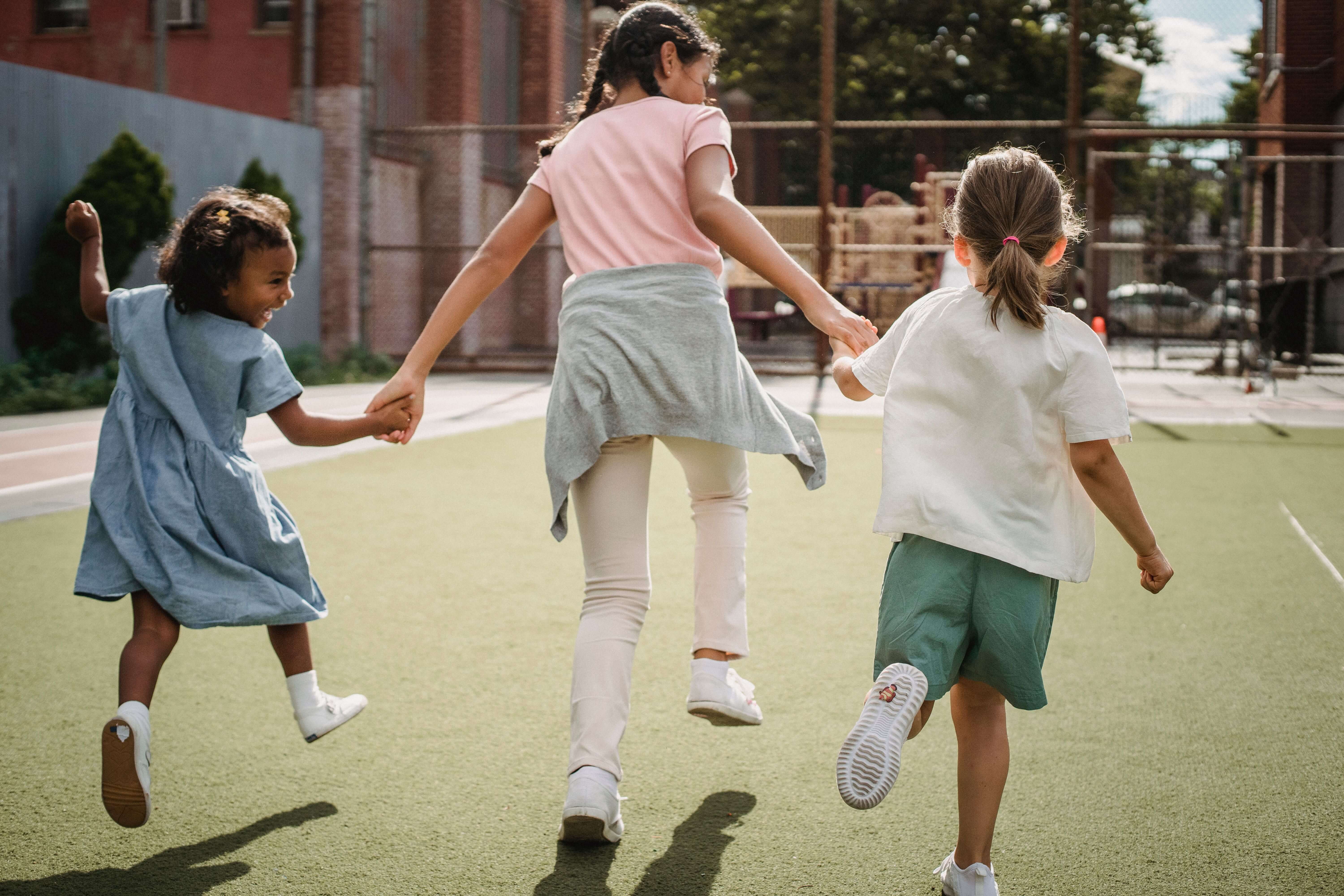 R6 Resources for students: outside and inside the classroom